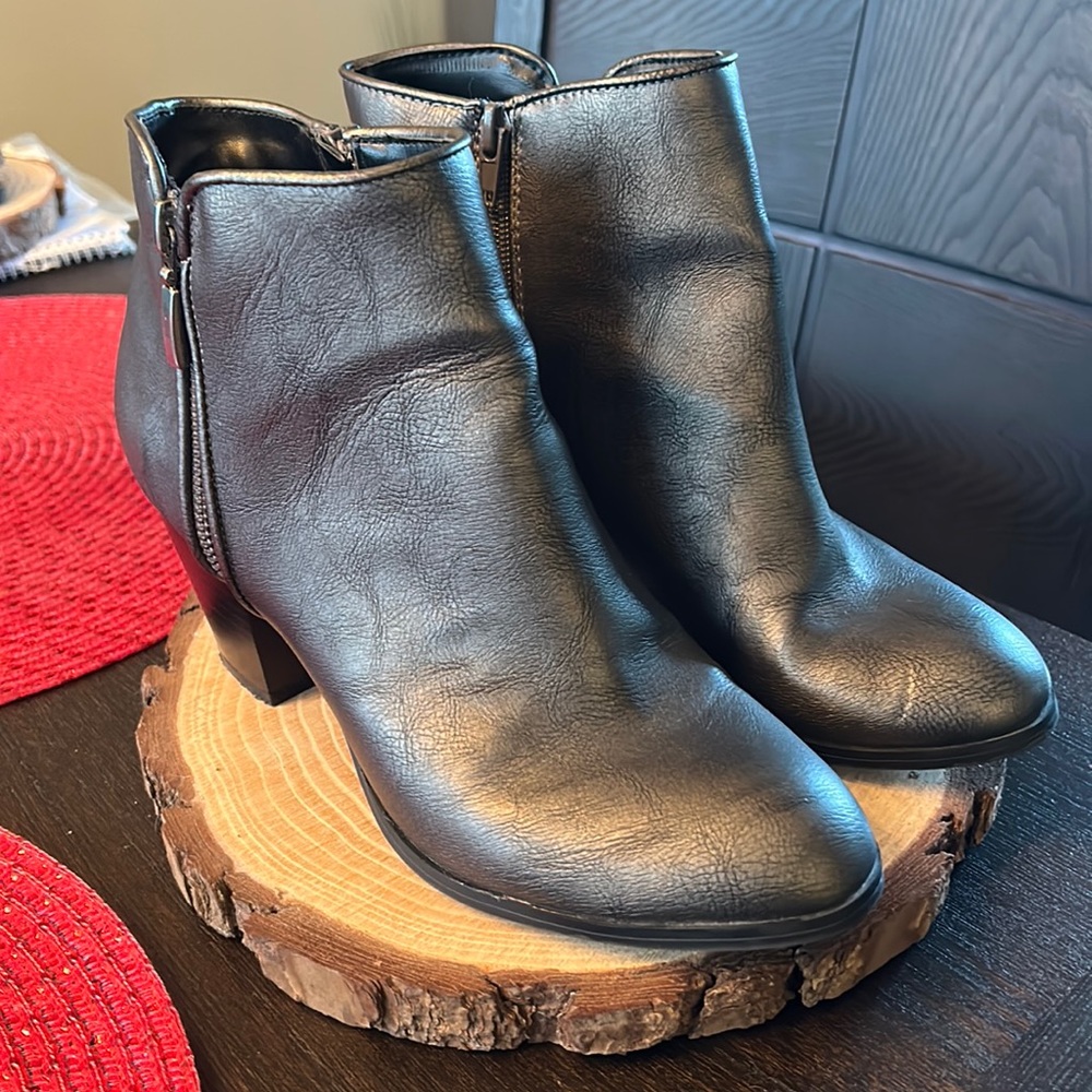 Style & co silver grey heeled ankle boots